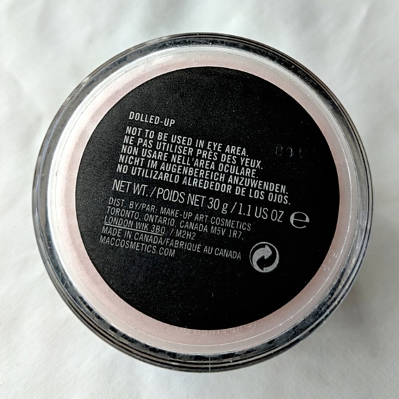 MAC Cosmetics Dolled Up Iridescent Powder 1/3 - Picture 6 of 6